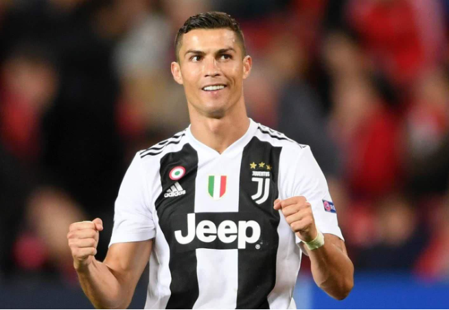 获赛事最佳：法国U16队长对签约阿森纳／巴萨持开放态度（荣膺赛事最佳，法国U16队长称愿考虑加盟阿森纳或巴萨）