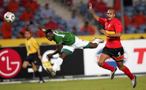 米多指责利物浦种族歧视萨拉赫，称杰拉德未受同等对待（米多：利物浦对萨拉赫存种族歧视，杰拉德未获同等待遇）