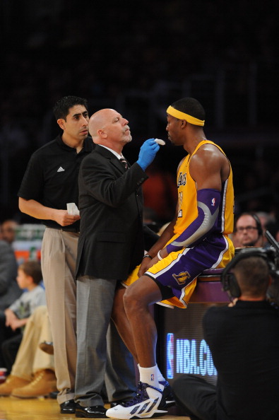 篮球赛场上的精彩瞬间（篮球赛场高光瞬间）