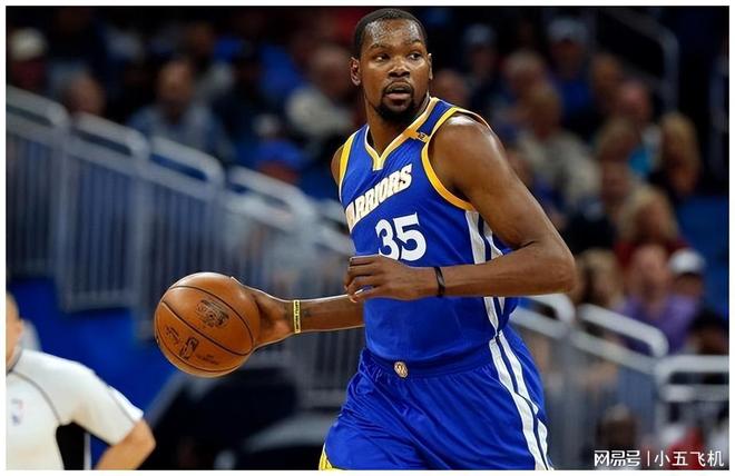 塞梅尼奥锁喉达洛特没被罚下，曼联球迷愤怒：换胖虎早被罚下（塞梅尼奥锁喉达洛特逃红，曼联球迷怒称：换胖虎早被逐出场）