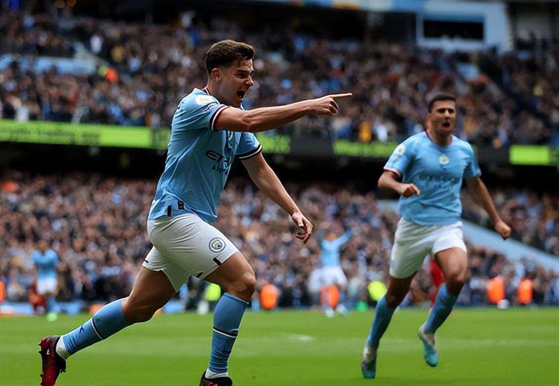 9场6球，身为中场的若昂-内维斯成为本赛季巴黎队内第一射手（中场若昂-内维斯9战6球，成巴黎本季队内头号射手）