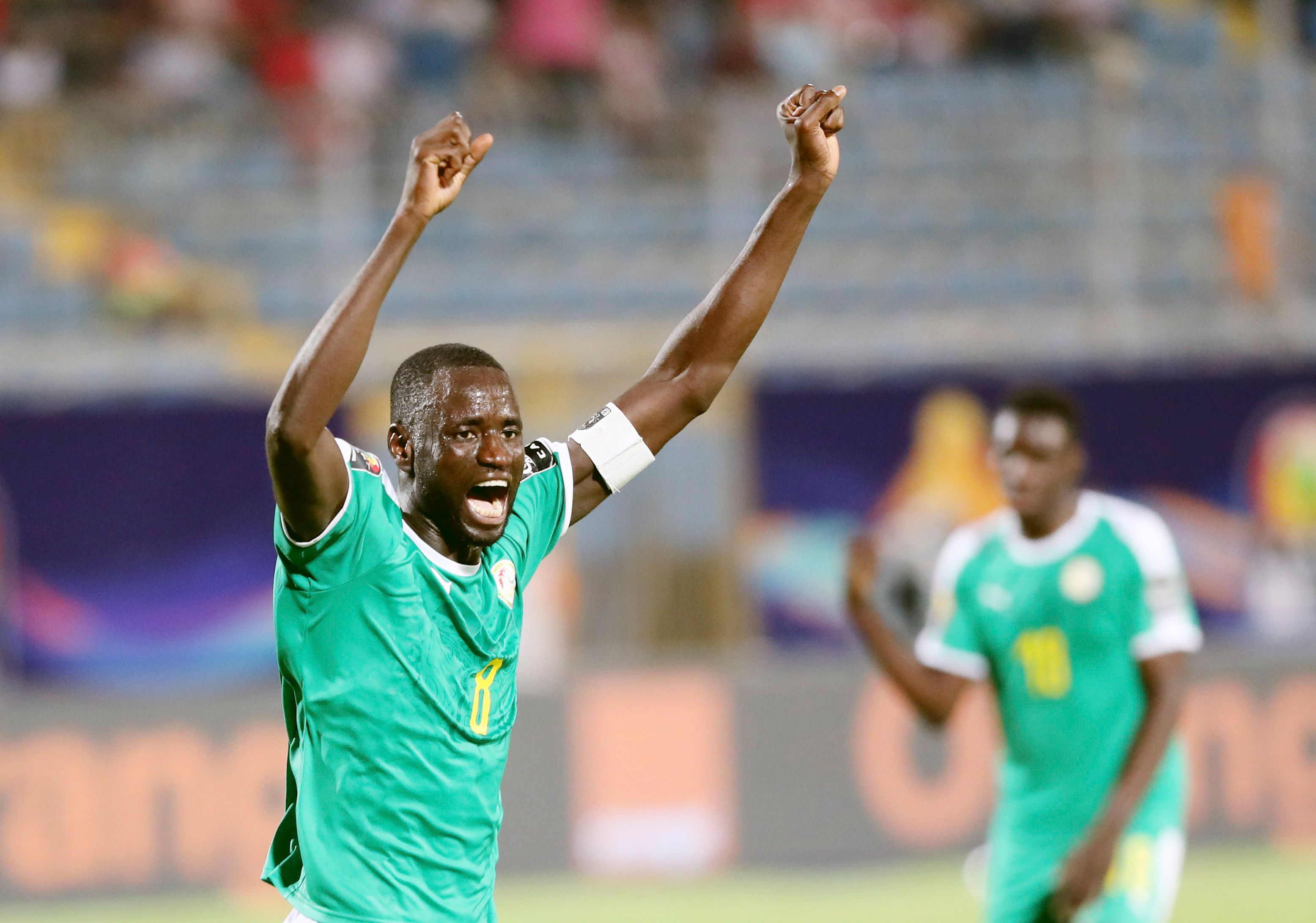 热火140-123大胜快船送其五连败 伦纳德36分哈登11分难救主（热火140-123击溃快船送其五连败 伦纳德36分、哈登11分仍难改败局）