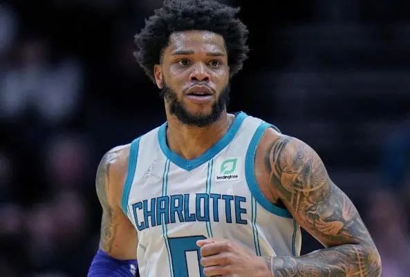 CBA俱乐部杯-奎因29分广东轻取广州 香港金牛胜同曦（CBA俱乐部杯：奎因砍29分助广东大胜广州，香港金牛击败同曦）