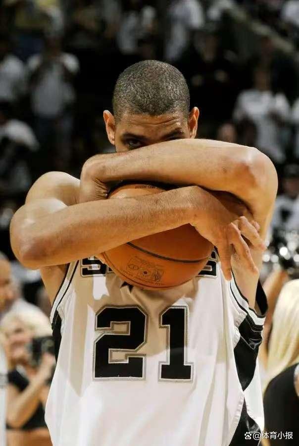 FIFA女足最新排名：中国女足下降一位至世界第17，亚洲第四（国际足联女足排名更新：中国女足跌至世界第17，居亚洲第4）