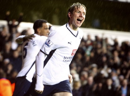 博洛尼亚官方：贝尔纳代斯基接受锁骨手术，将缺席6周时间（博洛尼亚官宣：贝尔纳代斯基完成锁骨手术，预计缺阵6周）