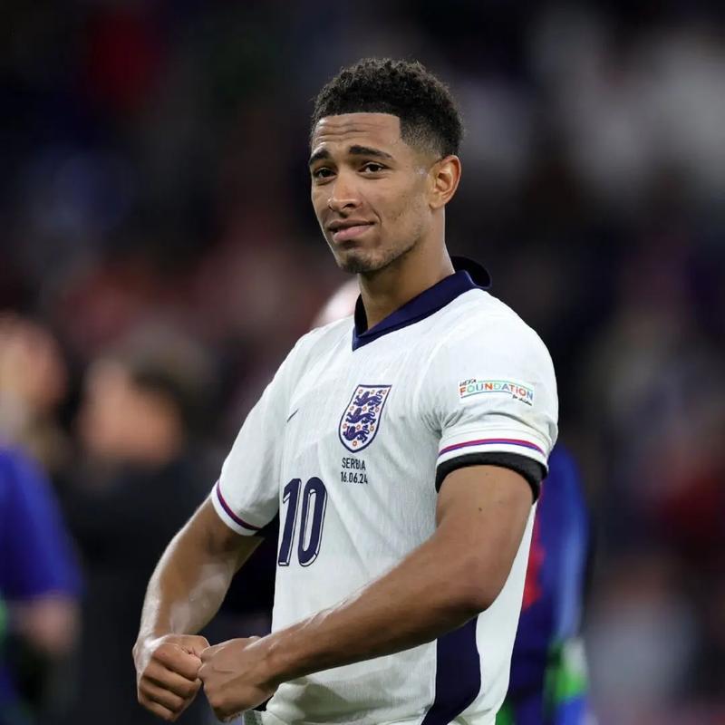 姆巴佩速度制胜 防线全面告急（姆巴佩一骑绝尘，后防线告急）