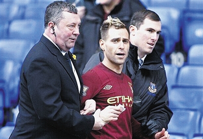 前药厂高层：拜仁仍是衡量一切的标杆；卡尔可到世界杯体验下（前勒沃库森高管：拜仁依旧是各项标准的参照；建议卡尔去世界杯体验一番）