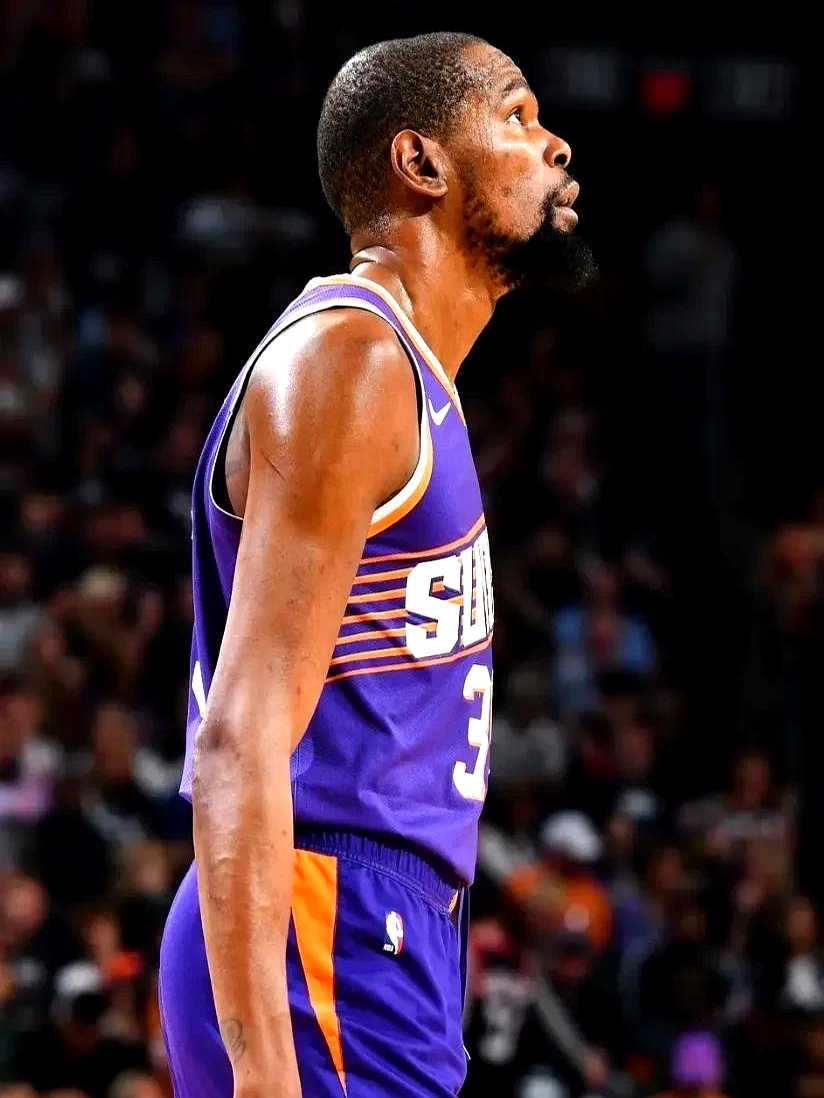 基耶利尼：相信伊尔迪兹会留队很多年；DV9受伤不会影响引援（基耶利尼：坚信伊尔迪兹会长期留队，DV9受伤不影响引援计划）