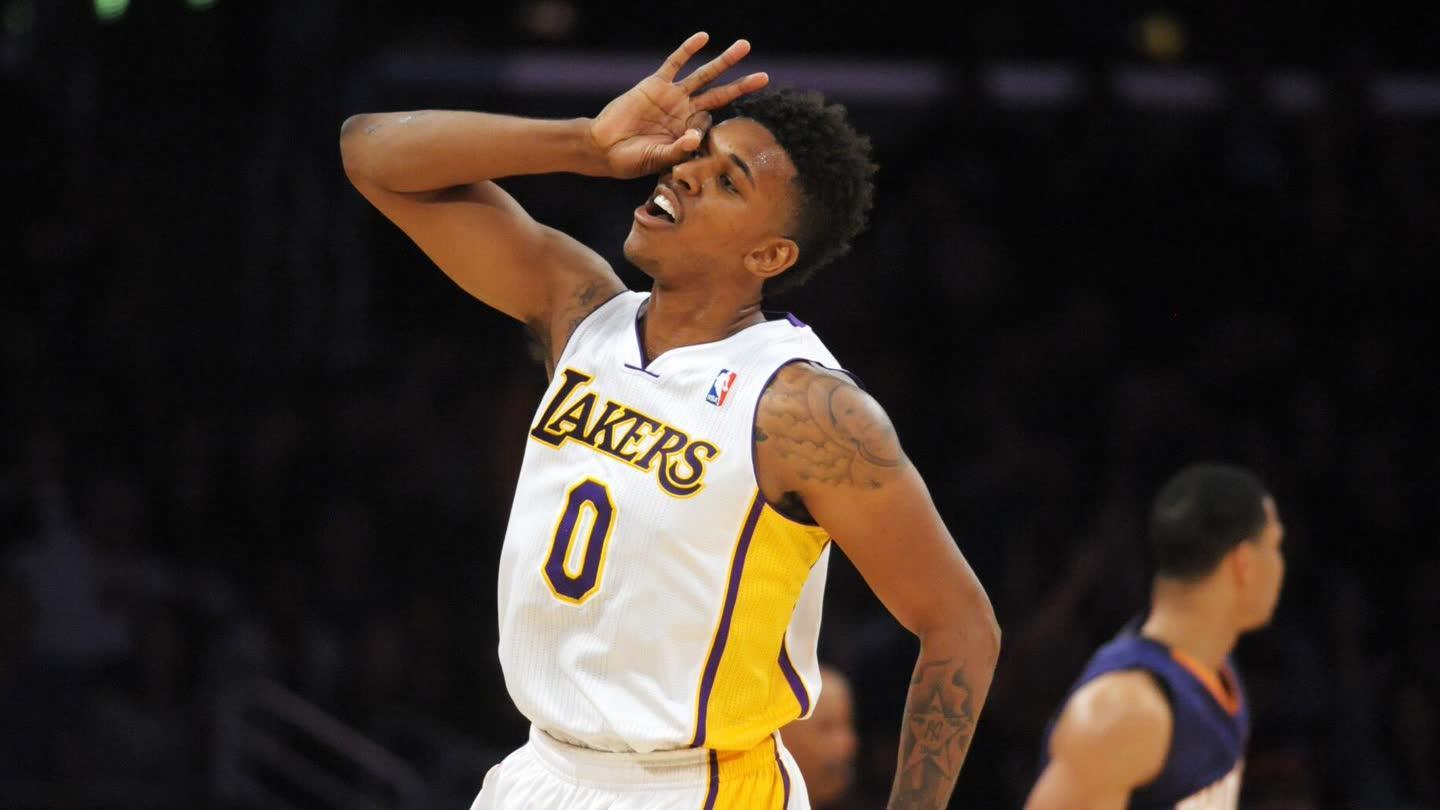 安帅谈维尼修斯国家德比不满被换下：我跟他说他犯了一个错误（安切洛蒂谈维尼修斯国家德比被换后不满：我告诉他犯了错）