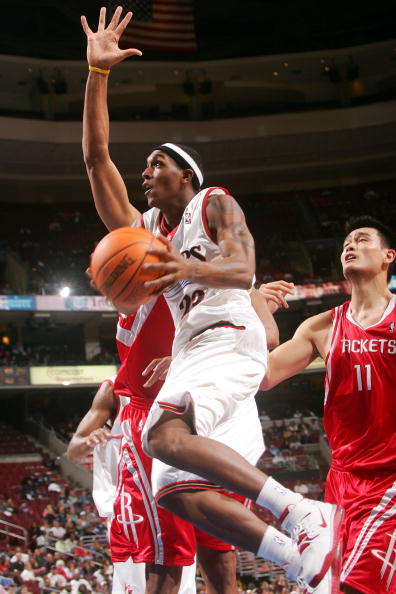 在科蜜们心中，2K4就是科比的签名鞋对吗？（在科比球迷眼里，2K4就等同于他的签名鞋吗？）