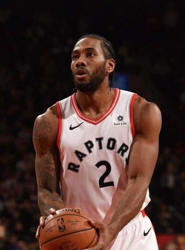 弗罗因德：奥地利重新打进世界杯意义重大；阿拉巴是个领导者（弗罗因德称奥地利重返世界杯意义非凡，阿拉巴堪称球队领袖）