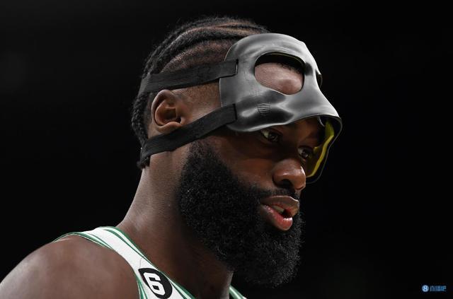 雷迪克：湖人在防守端容错空间不大，执行力上必须注重细节（雷迪克：湖人防守容错率不高，执行层面必须把细节做到位）