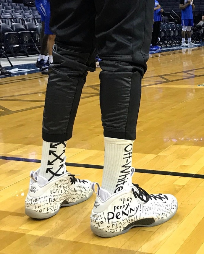 迈克·布朗高度赞扬福克斯&巴恩斯，但希望决赛是尼克斯赢球（迈克·布朗盛赞福克斯与巴恩斯，仍盼尼克斯总决赛取胜）