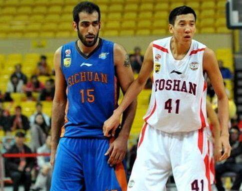 前锋如何打造得分嗅觉？（前锋如何培养进球直觉？）