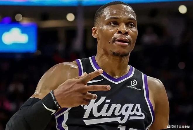 68分钟被换！利物浦1.5亿标王让斯洛特死心：5项数据挂零 评分6.5（踢满68分钟即被换！利物浦1.5亿标王令斯洛特失望：5项数据全零，评分仅6.5）