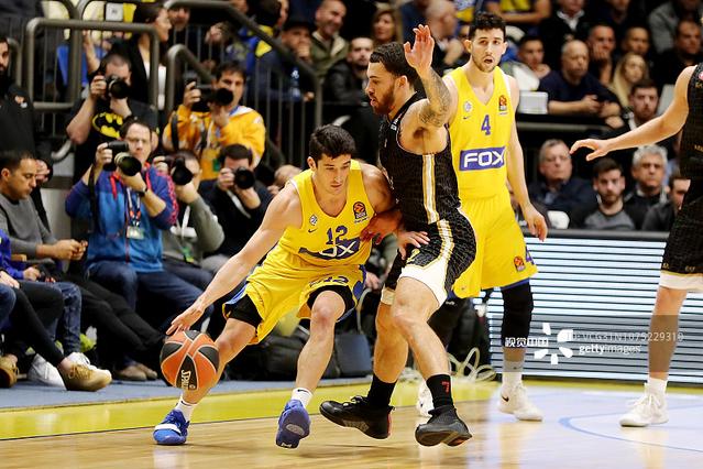 尤尔曼德：哈兰德是最好的前锋之一，但足球始终是团队运动（尤尔曼德：哈兰德虽为顶尖射手，足球终究是团队的比赛）