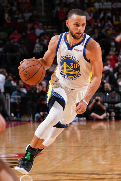 罗马诺：萨拉赫与斯洛特关系“接近破裂”，或今冬转战沙特（罗马诺称萨拉赫与斯洛特关系濒临破裂，冬窗或转投沙特）