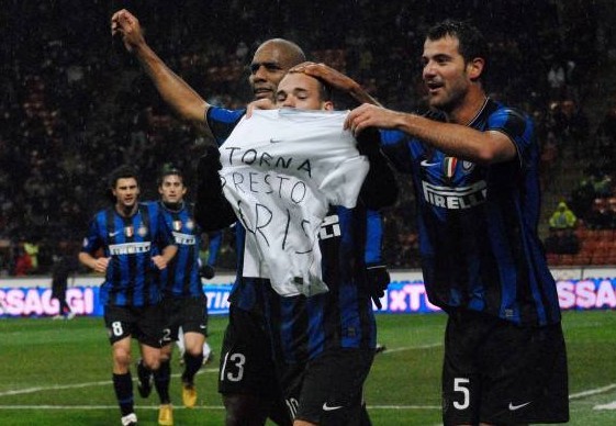 图片报：多特内部认为小贝林踢得过于保守，不过仍然信任他（图片报：多特内部认为小贝林风格偏谨慎，但对他的信任未动摇）