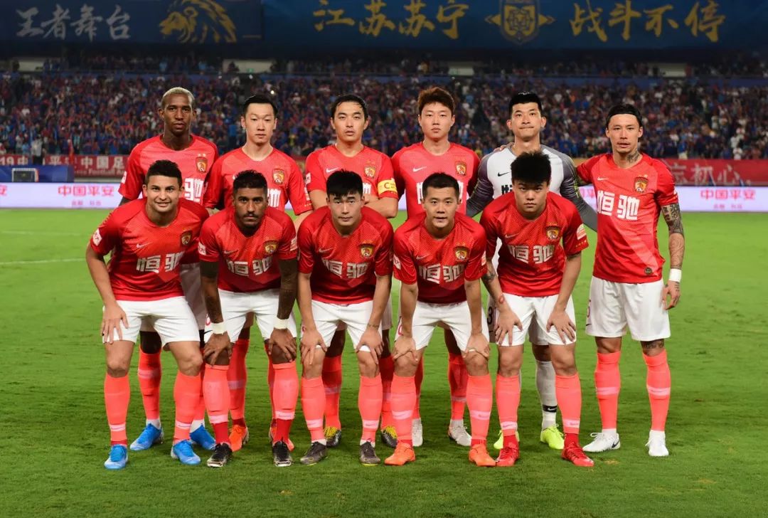 北京时间12月8日01：30，西甲联赛第15轮将迎来一场颇具看点的对决。（西甲第15轮焦点战将于北京时间12月8日01：30打响）