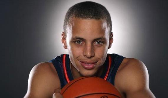 德天空：小腿肌肉受伤的伯卡特至少会缺席12月的比赛（德媒：伯卡特小腿肌肉受伤，至少无缘12月比赛）