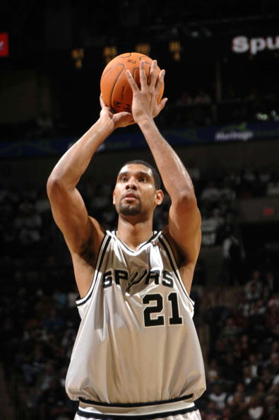 为何贝西洛维奇突然下课？媒曝已对球队失控，疑似遭球员逼宫（贝西洛维奇突遭下课：媒体称其难控球队，疑被球员逼宫）